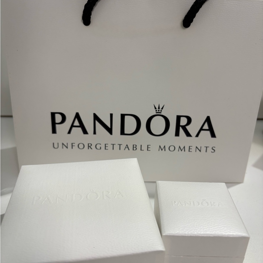 Pandora White Gift Box Set - Picture 5 of 6